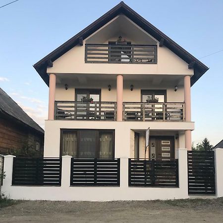 Casa Bianca Oncesti Guest House Exterior photo