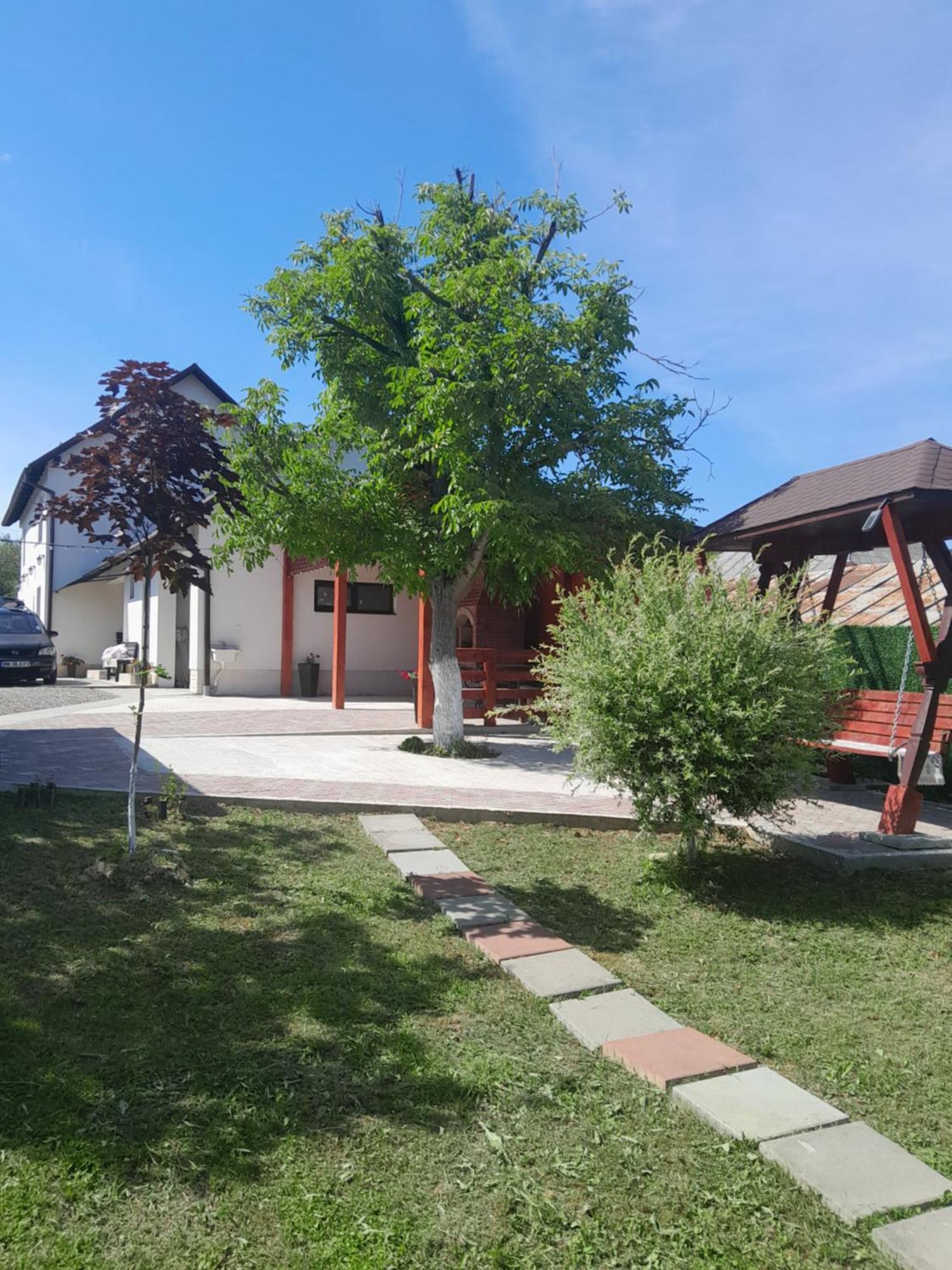 Casa Bianca Oncesti Guest House Exterior photo